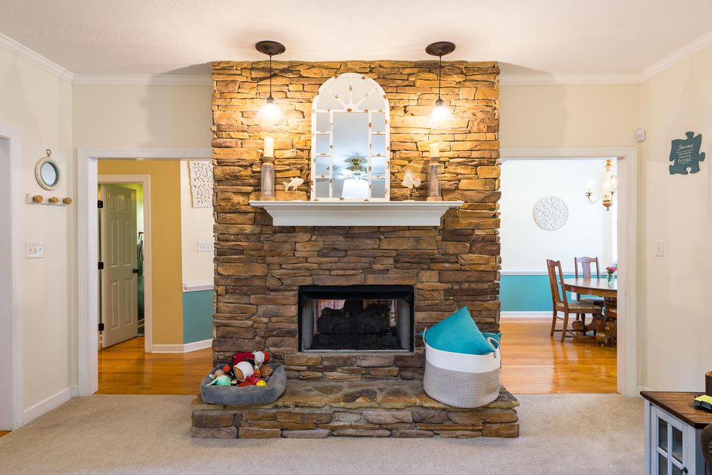 1099 HAMPSTEAD Place