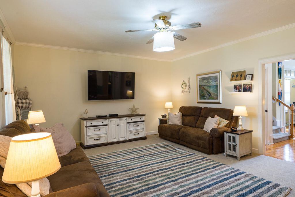 1099 HAMPSTEAD Place