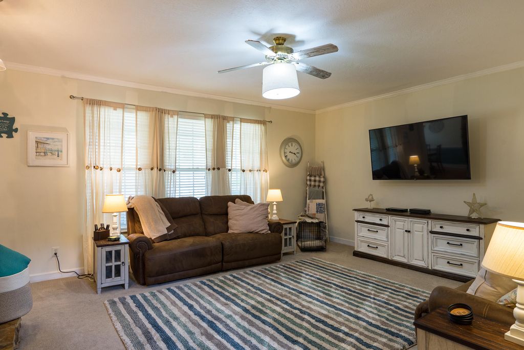 1099 HAMPSTEAD Place