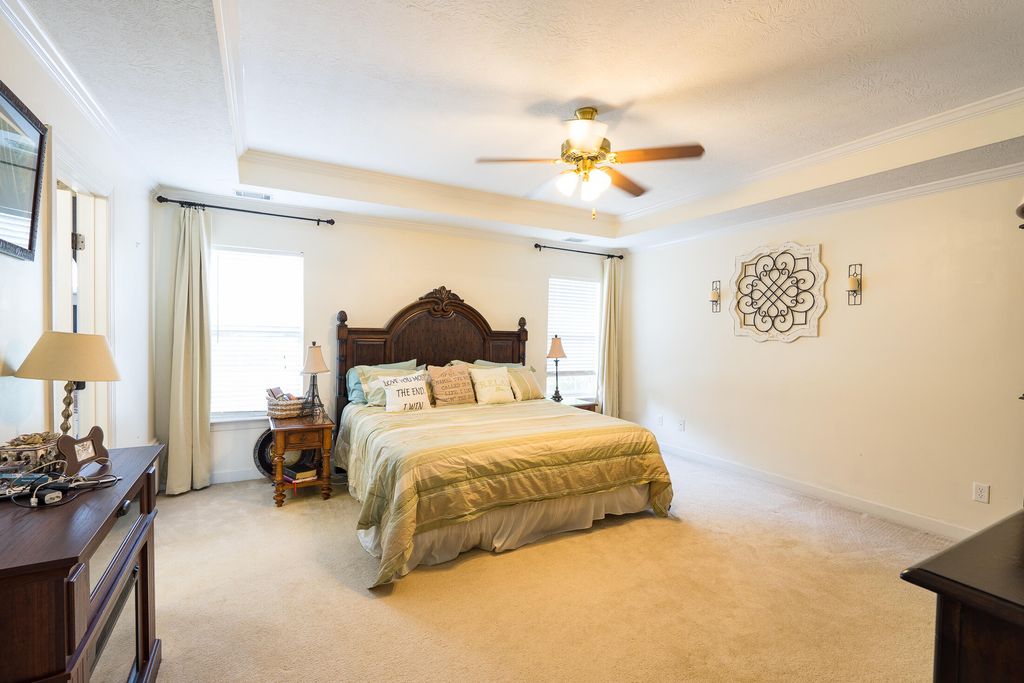 1099 HAMPSTEAD Place