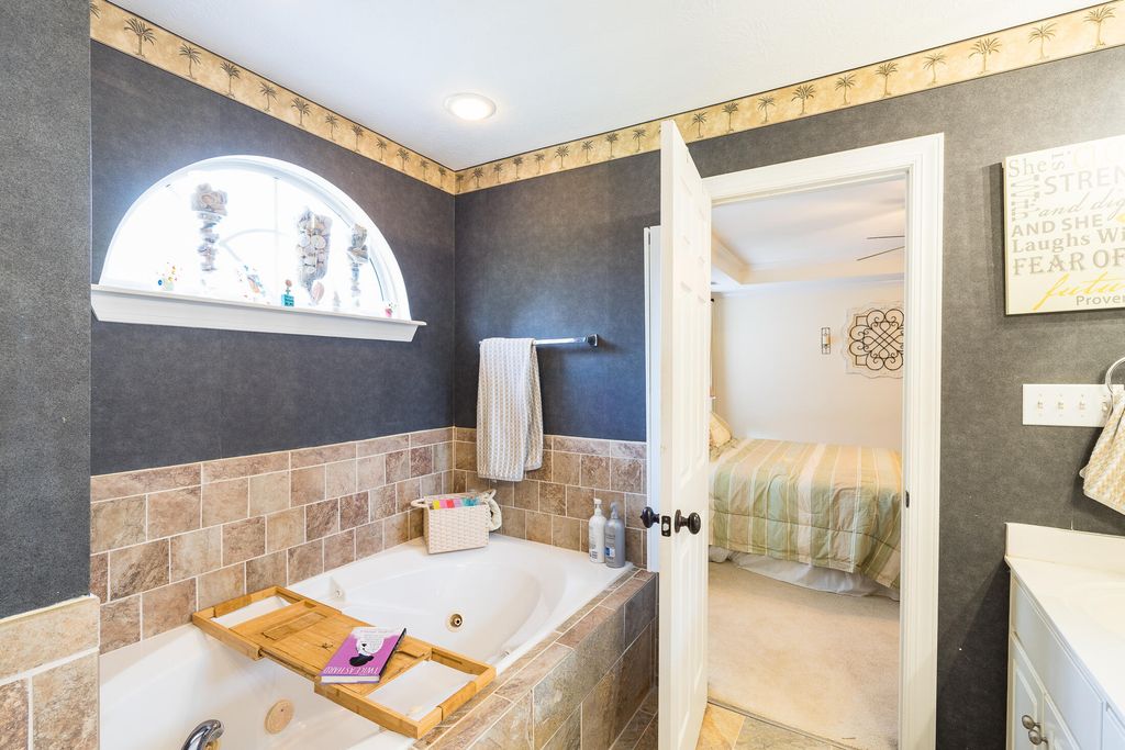 1099 HAMPSTEAD Place