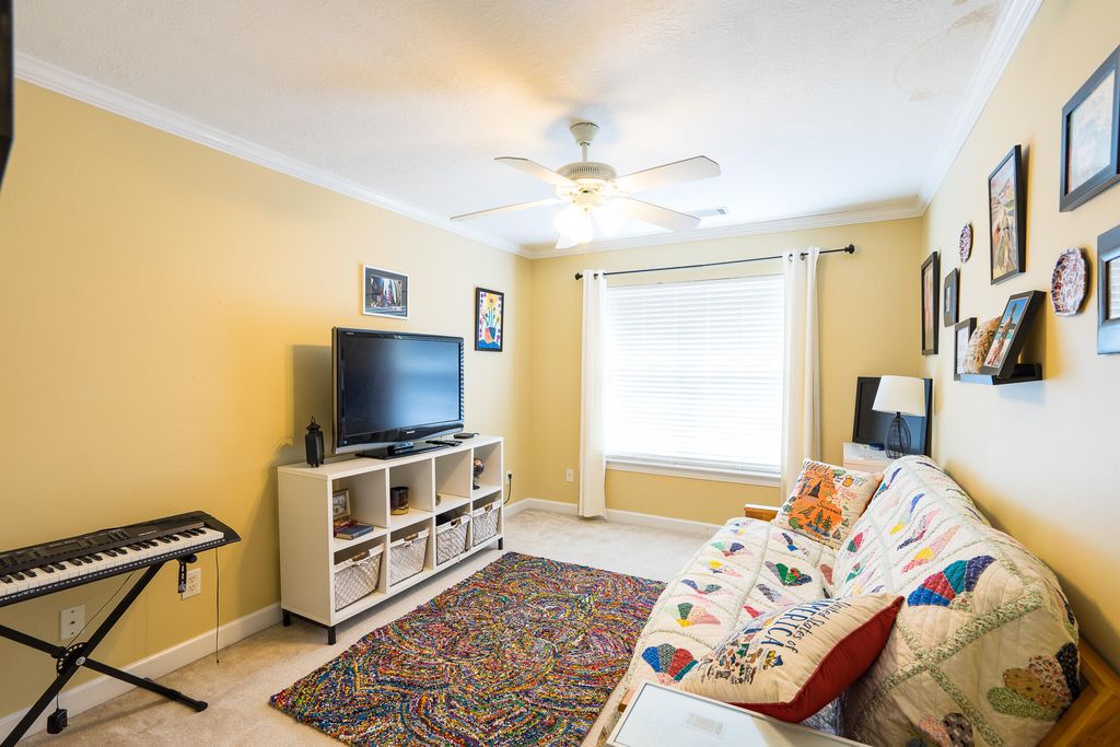 1099 HAMPSTEAD Place