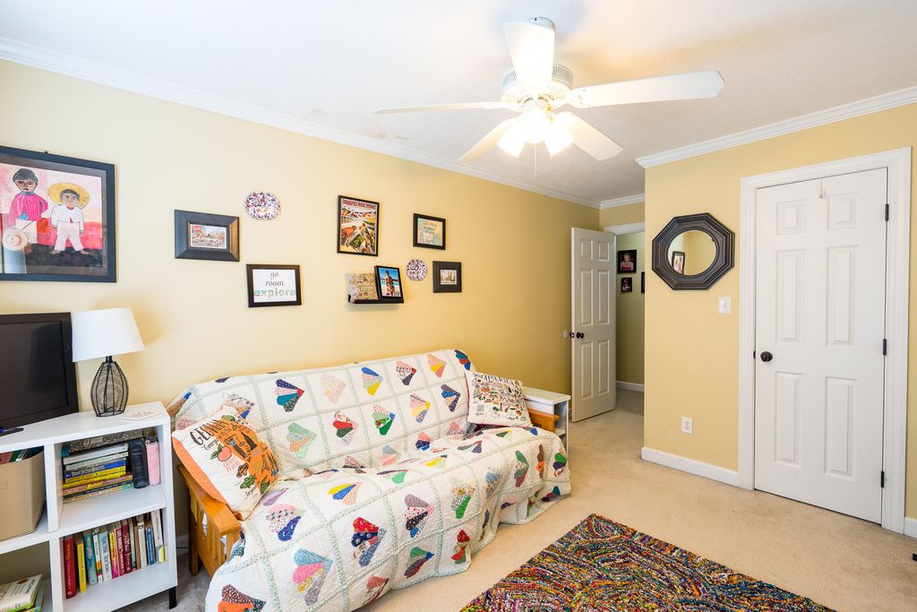 1099 HAMPSTEAD Place