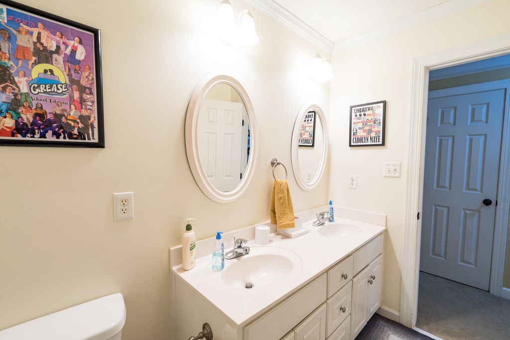 1099 HAMPSTEAD Place