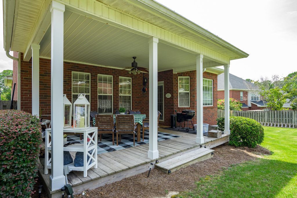 1099 HAMPSTEAD Place