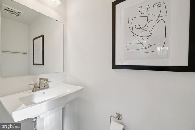 10960 PRESIDENTIAL PKWY, Upper Marlboro, MD 20772