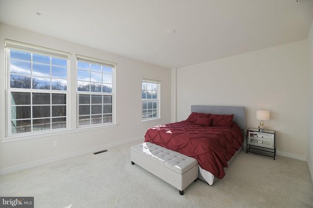 10960 PRESIDENTIAL PKWY, Upper Marlboro, MD 20772