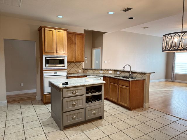 4442 Sharpsburg Drive, Grand Prairie, TX 75052