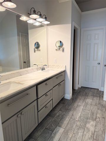 4442 Sharpsburg Drive, Grand Prairie, TX 75052