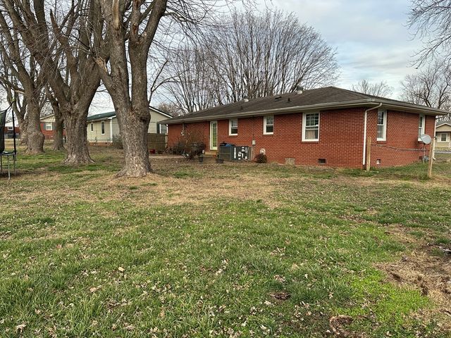 417 Henderson Drive, Hopkinsville, KY 42240