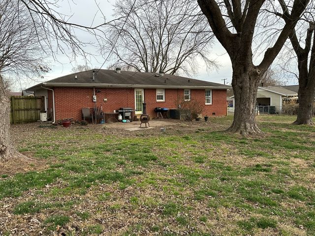 417 Henderson Drive, Hopkinsville, KY 42240