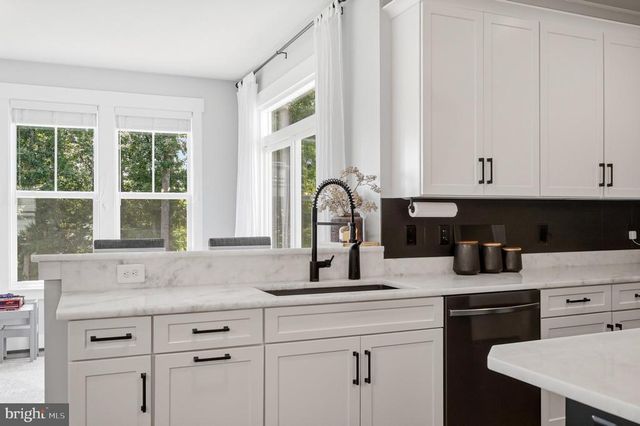 4854 POINT RD, Warrenton, VA 20187