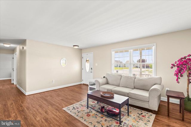 1455 WANDA DR, Hanover, PA 17331