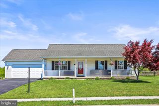 1455 WANDA DR, Hanover, PA 17331