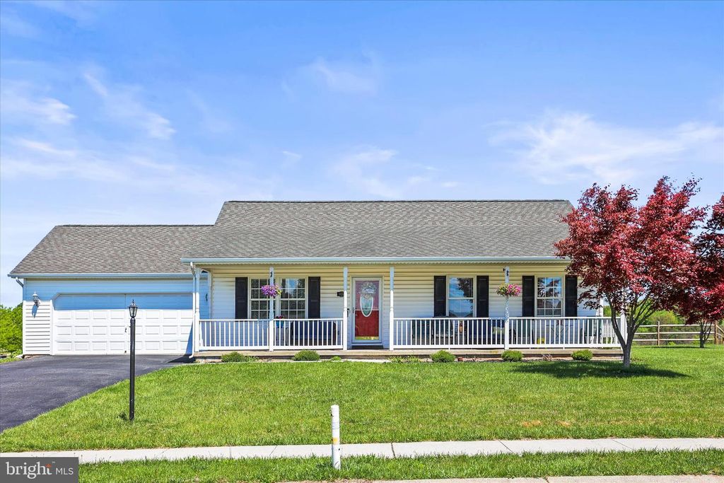 1455 WANDA DR, Hanover, PA 17331