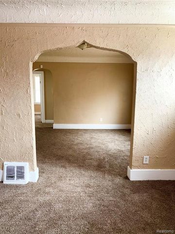 15700 Pinehurst Street, Detroit, MI 48238