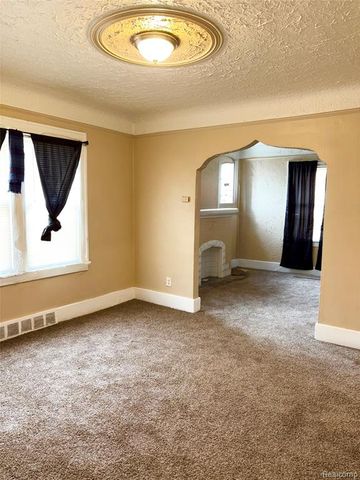 15700 Pinehurst Street, Detroit, MI 48238