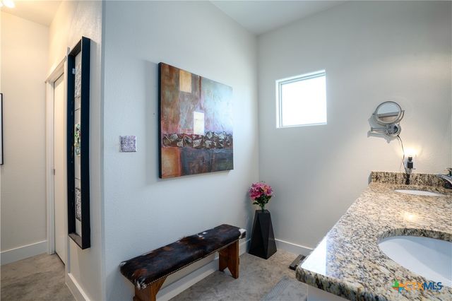 5672 Fm 86, Luling, TX 78648