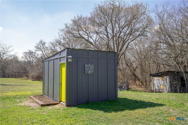 5672 Fm 86, Luling, TX 78648