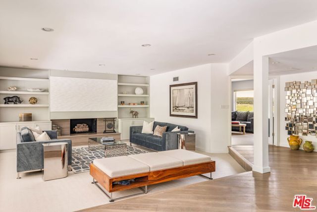 3450 Castlewoods Place, Sherman Oaks, CA 91403