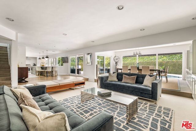 3450 Castlewoods Place, Sherman Oaks, CA 91403