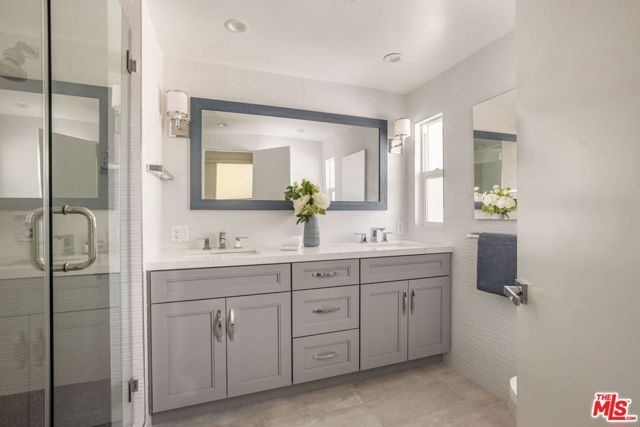 3450 Castlewoods Place, Sherman Oaks, CA 91403