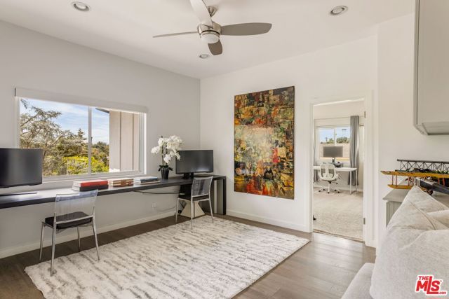 3450 Castlewoods Place, Sherman Oaks, CA 91403