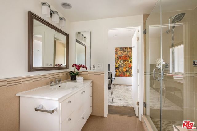 3450 Castlewoods Place, Sherman Oaks, CA 91403