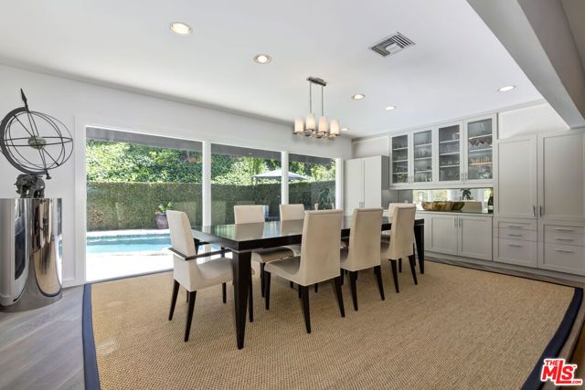 3450 Castlewoods Place, Sherman Oaks, CA 91403