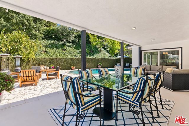 3450 Castlewoods Place, Sherman Oaks, CA 91403
