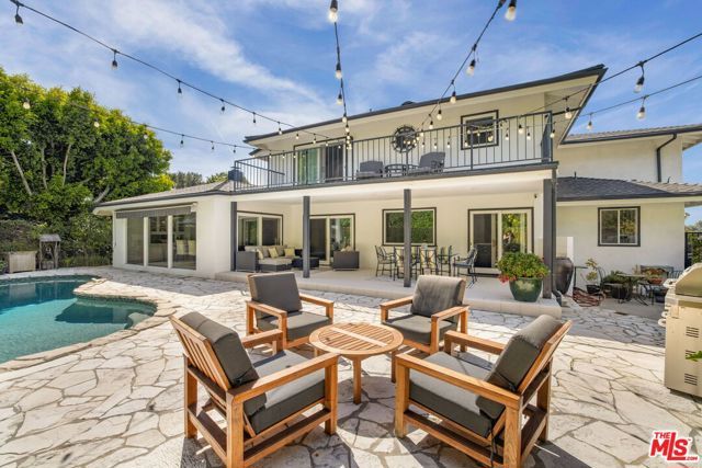 3450 Castlewoods Place, Sherman Oaks, CA 91403
