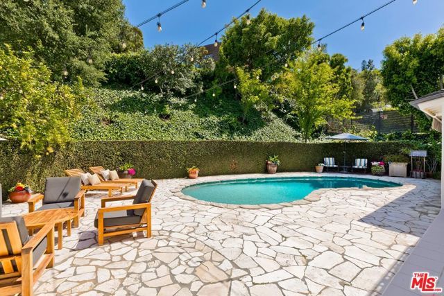 3450 Castlewoods Place, Sherman Oaks, CA 91403