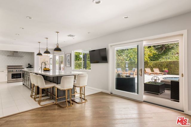 3450 Castlewoods Place, Sherman Oaks, CA 91403