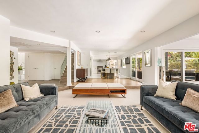 3450 Castlewoods Place, Sherman Oaks, CA 91403