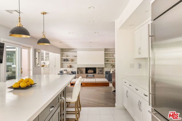 3450 Castlewoods Place, Sherman Oaks, CA 91403