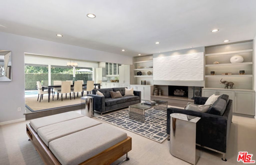 3450 Castlewoods Place, Sherman Oaks, CA 91403