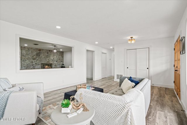 8903 US-127, Crossville, TN 38571