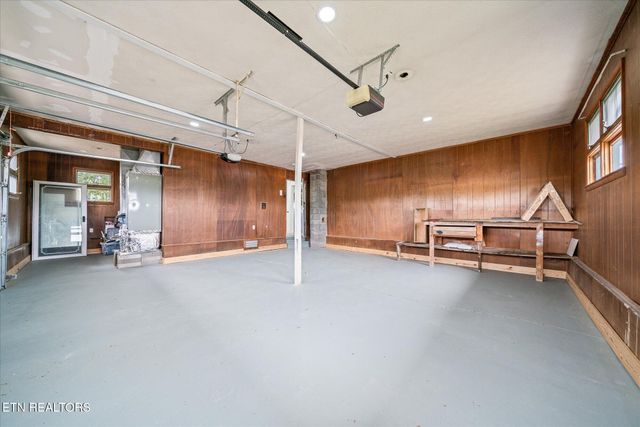 8903 US-127, Crossville, TN 38571