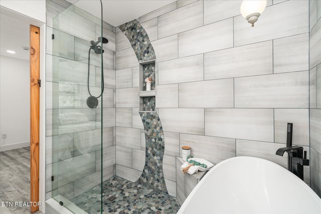 8903 US-127, Crossville, TN 38571