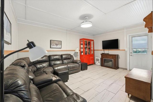 1425 PIONEER DRIVE, Lakeland, FL 33809