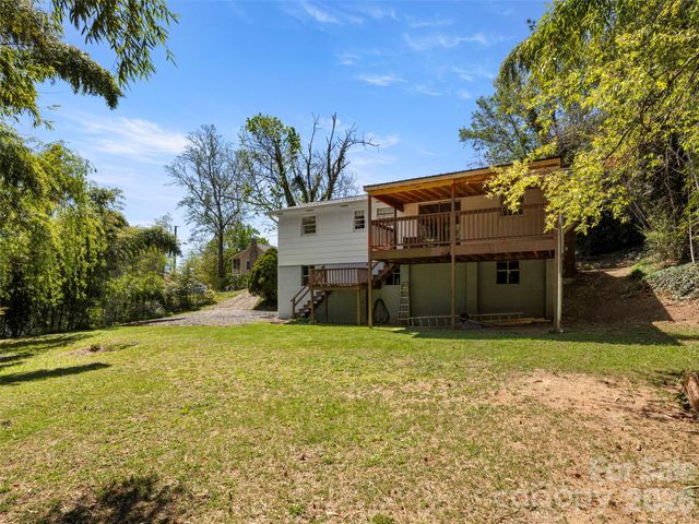 32 Hillendale Road, Asheville, NC 28805
