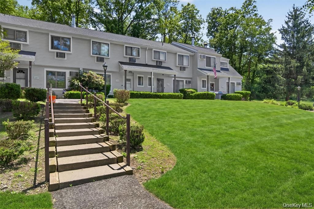 607 Mountain Laurel Drive, Monroe, NY 10950 — exterior