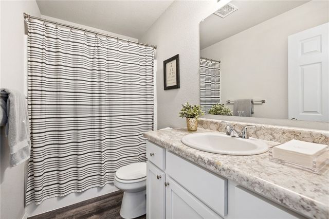766 S Jaybird Lane, Fayetteville, AR 72701