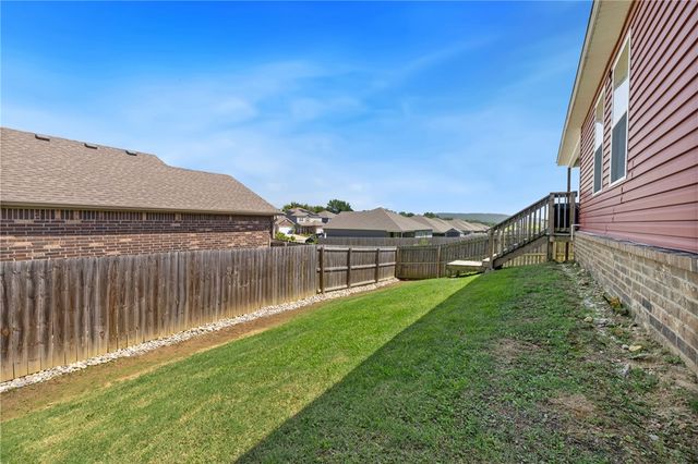 766 S Jaybird Lane, Fayetteville, AR 72701