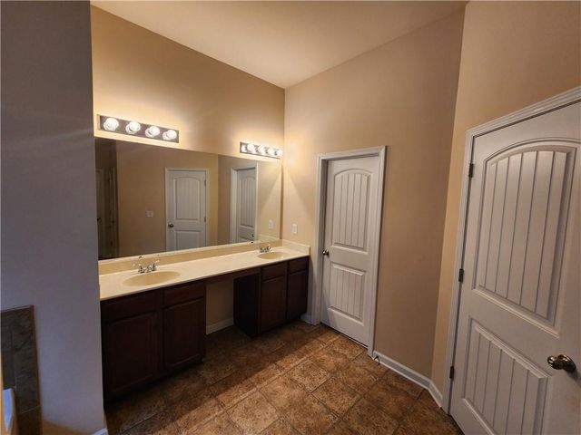 2385 Capella SW Circle, Atlanta, GA 30331