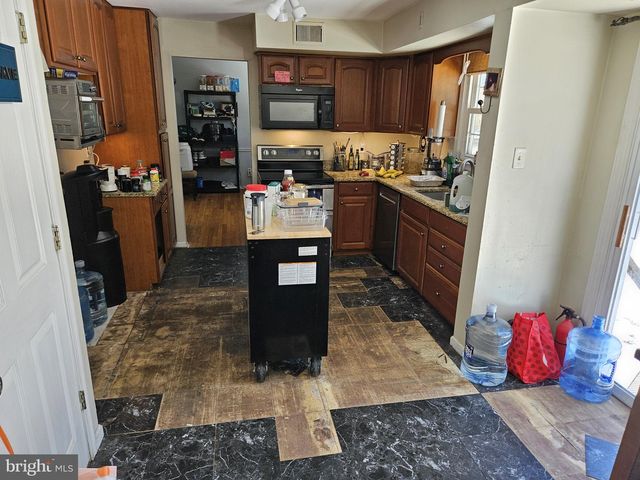 8 INVERNESS CT, Wilmington, DE 19808