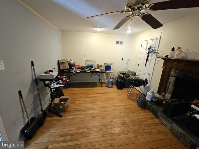 8 INVERNESS CT, Wilmington, DE 19808