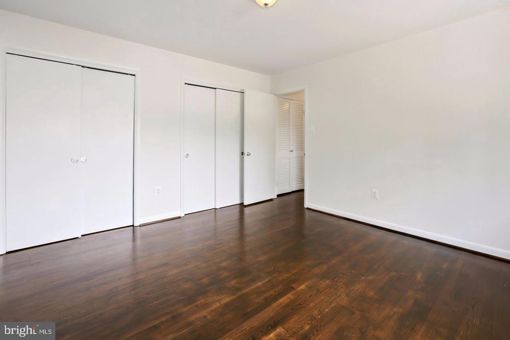 Image 14 of property listing at 5007 SENTINEL DR #45, Bethesda, MD 20816