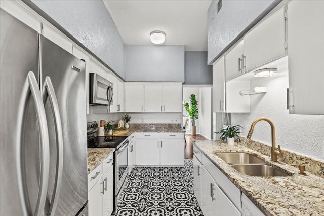 10439 High Hollows Drive 222, Dallas, TX 75230