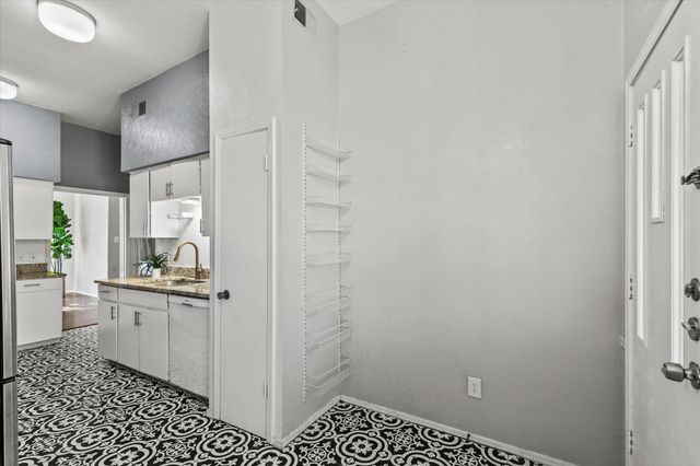 10439 High Hollows Drive 222, Dallas, TX 75230